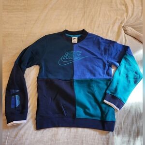 Nike Youth Size Large Sweatshirt